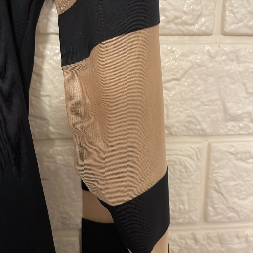 #045. Shape Workout Top - Picture 3 of 4